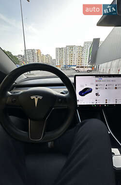 Седан Tesla Model 3 2018 в 