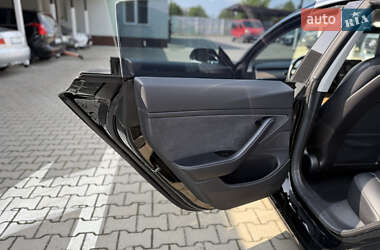 Седан Tesla Model 3 2019 в 
