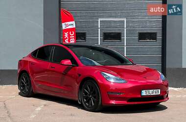 Седан Tesla Model 3 2021 в 
