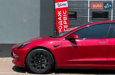Седан Tesla Model 3 2021 в 