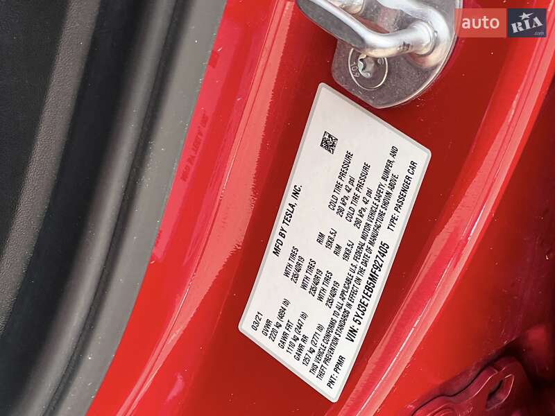 Седан Tesla Model 3 2021 в Киеве