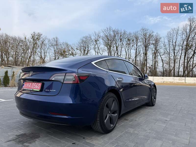 Седан Tesla Model 3 2019 в Луцке