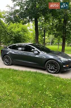 Седан Tesla Model 3 2018 в 