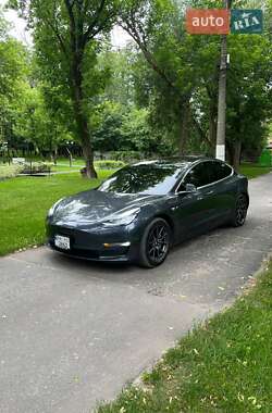 Седан Tesla Model 3 2018 в 