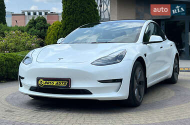 Седан Tesla Model 3 2022 в 