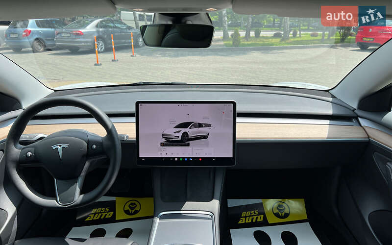Седан Tesla Model 3 2022 в Львові