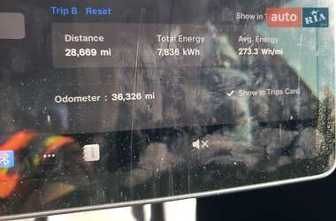 Седан Tesla Model 3 2022 в 