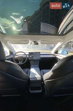 Седан Tesla Model 3 2022 в 