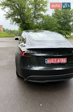 Седан Tesla Model 3 2024 в 