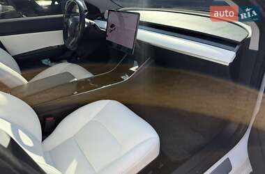 Седан Tesla Model 3 2018 в Виннице