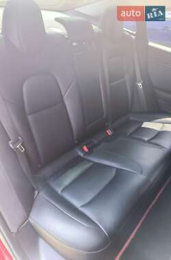 Седан Tesla Model 3 2019 в Чернигове