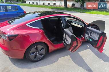 Седан Tesla Model 3 2019 в Чернигове