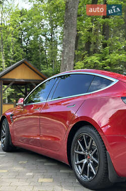 Седан Tesla Model 3 2018 в 
