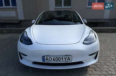 Седан Tesla Model 3 2021 в 