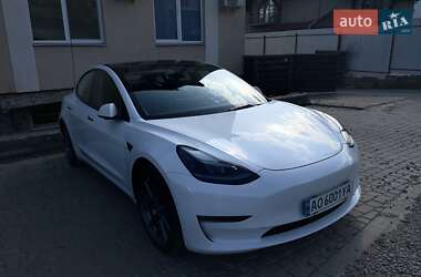 Седан Tesla Model 3 2021 в 