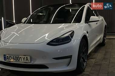 Седан Tesla Model 3 2021 в 