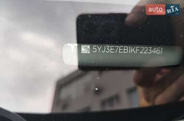 Седан Tesla Model 3 2019 в 