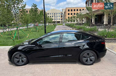 Седан Tesla Model 3 2021 в 