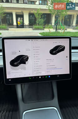 Седан Tesla Model 3 2021 в 