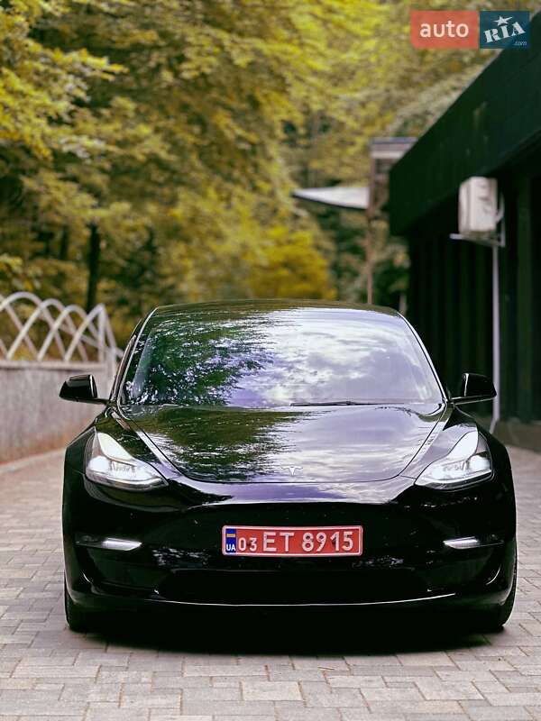 Tesla Model 3 2022