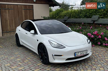 Седан Tesla Model 3 2020 в Косове