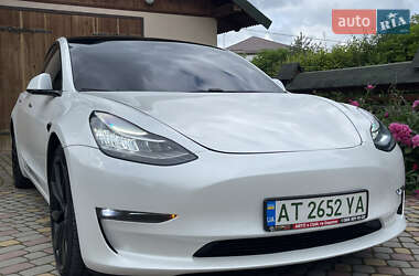 Седан Tesla Model 3 2020 в 