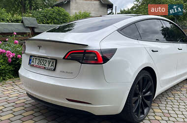 Седан Tesla Model 3 2020 в 