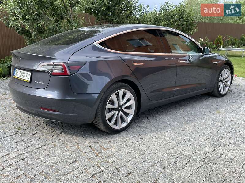 Седан Tesla Model 3 2019 в Києві