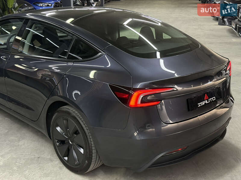 Седан Tesla Model 3 2024 в Одессе