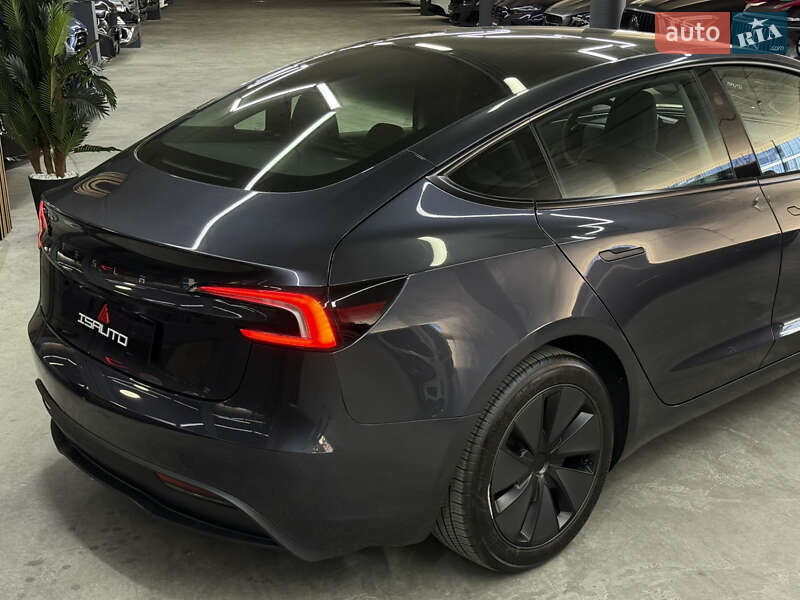 Седан Tesla Model 3 2024 в Одессе