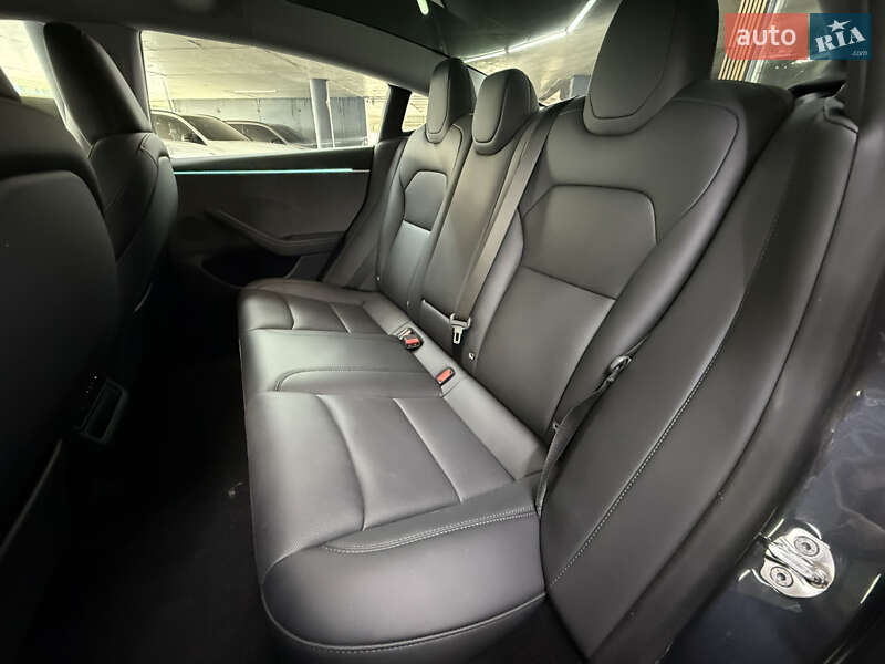 Седан Tesla Model 3 2024 в Одессе
