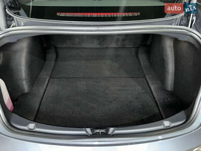 Седан Tesla Model 3 2023 в Виннице