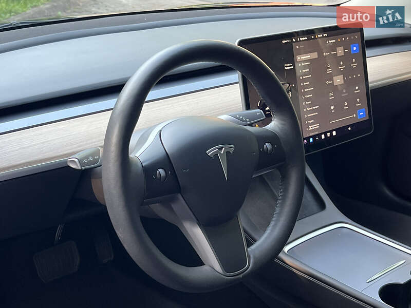 Седан Tesla Model 3 2022 в Дрогобыче