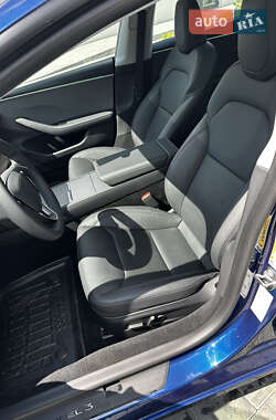 Седан Tesla Model 3 2024 в 