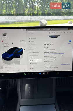 Седан Tesla Model 3 2024 в 