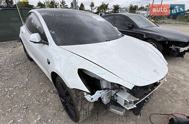 Седан Tesla Model 3 2021 в 