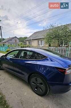 Седан Tesla Model 3 2021 в 