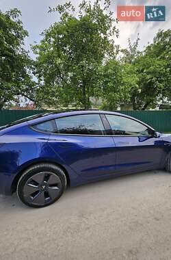 Седан Tesla Model 3 2021 в 