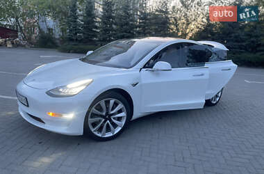Седан Tesla Model 3 2018 в 