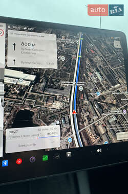 Седан Tesla Model 3 2022 в 