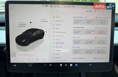 Седан Tesla Model 3 2022 в 