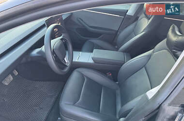 Седан Tesla Model 3 2024 в 
