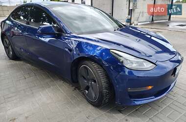 Седан Tesla Model 3 2021 в 