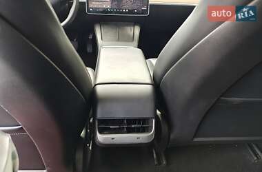 Седан Tesla Model 3 2021 в 