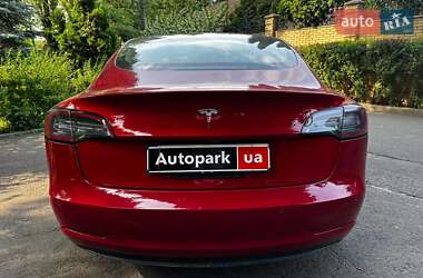 Седан Tesla Model 3 2020 в 