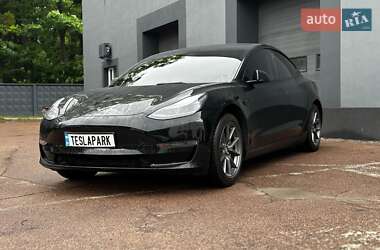 Седан Tesla Model 3 2021 в 