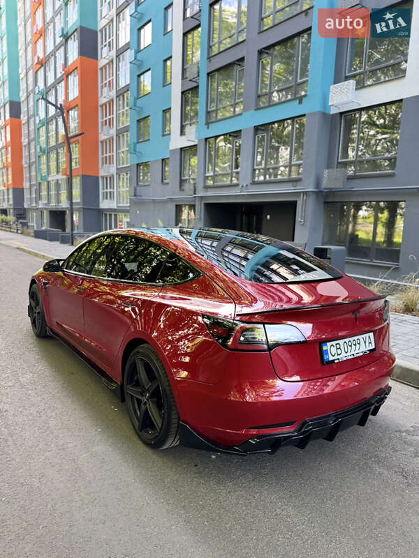Седан Tesla Model 3 2018 в Чернигове