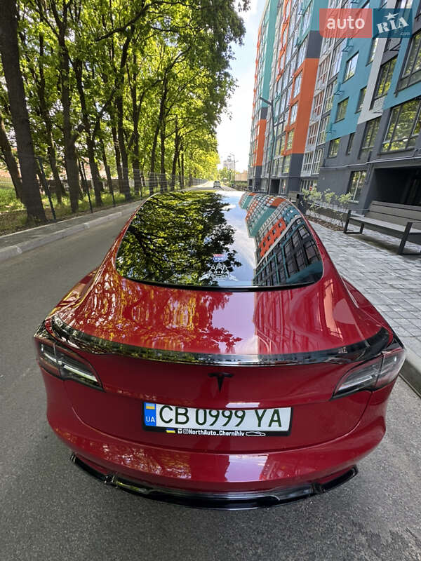 Седан Tesla Model 3 2018 в Чернигове
