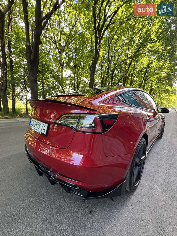Седан Tesla Model 3 2018 в Чернигове