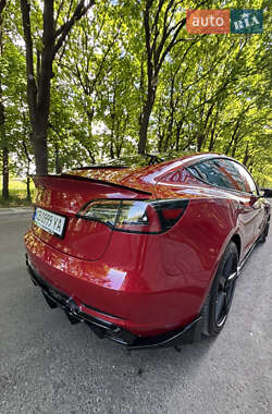 Седан Tesla Model 3 2018 в 